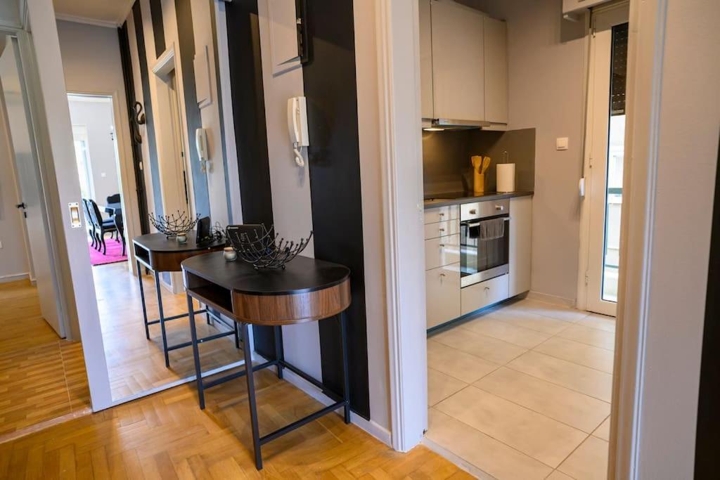 Seaview Orchid 2 Bed Elegance Apartment Athens Luaran gambar