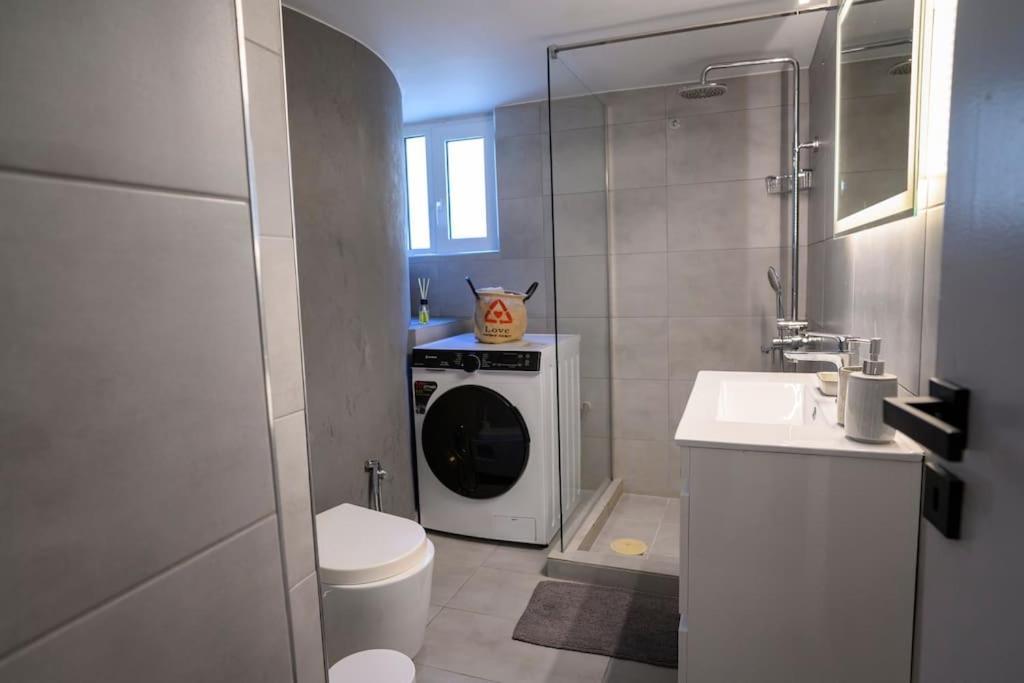 Seaview Orchid 2 Bed Elegance Apartment Athens Luaran gambar
